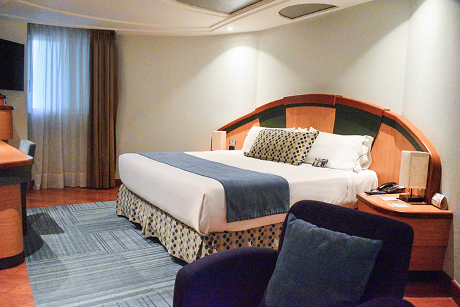 Corner Suite (15)