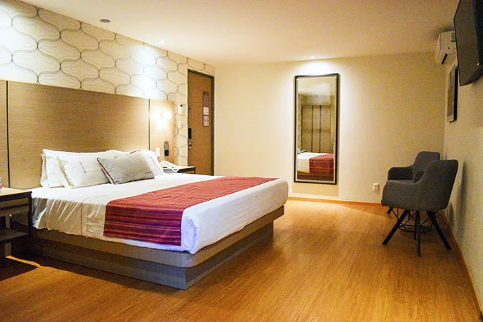 Family Room (8)