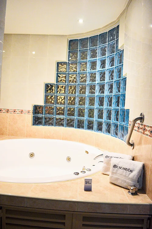 Junior Suite Doble C Jacuzzi (9)