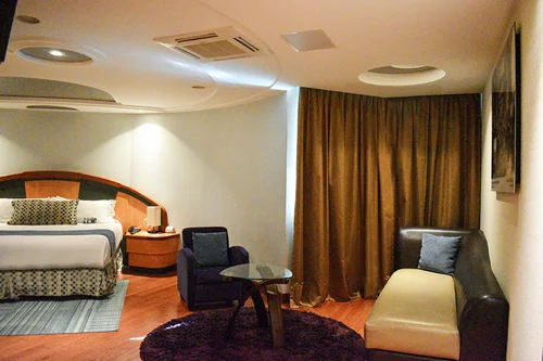 Corner Suite (20) Corner Suite (20)